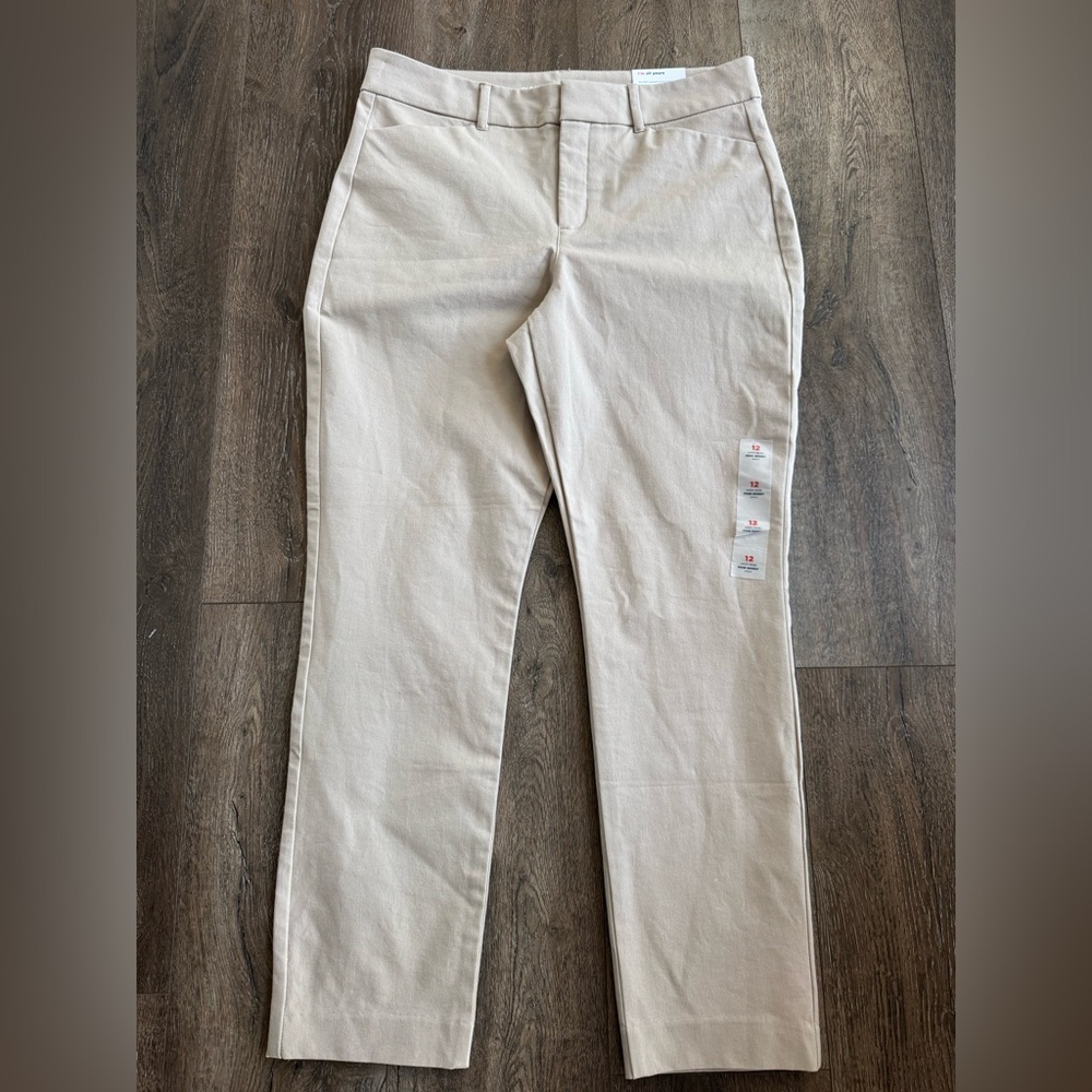 Old Navy Women's Cropped Straight-Leg Pants in Light Beige